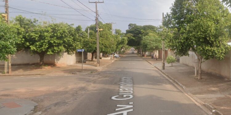 Motorista embriagado atropela vítima que lavava moto em frente de casa