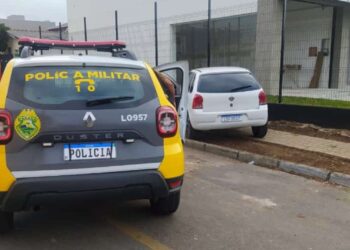 Criminoso que já foi preso várias vezes, rouba carro, tenta fugir da PM e se envolve em acidente em Curitiba