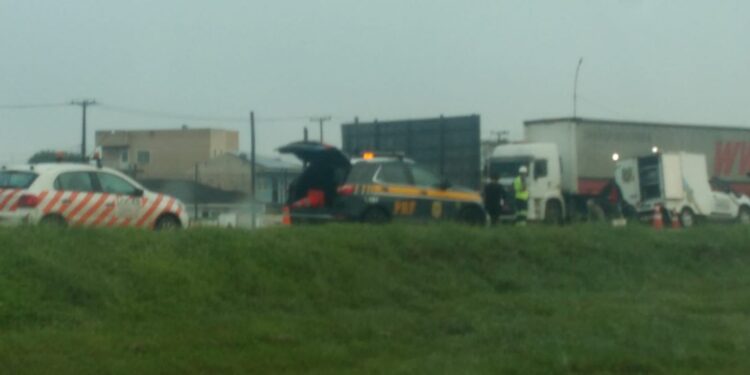 Homem morre atropelado no Contorno Leste em São José dos Pinhais