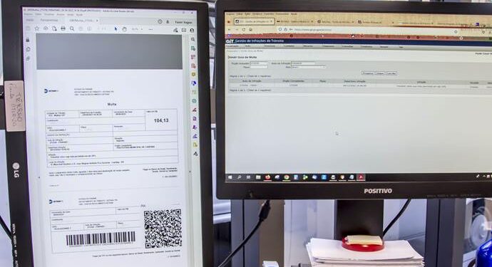 Multas de trânsito agora podem ser pagas via PIX em Curitiba