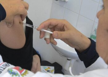 Saúde de Curitiba libera vacina contra gripe e bivalente anticovid para todos com 18 anos ou mais