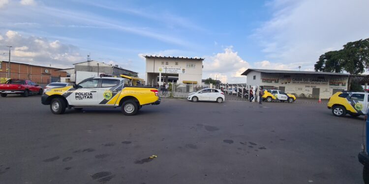 Casal é assassinado a tiros na frente da filha de 5 anos em Curitiba, veja o vídeo