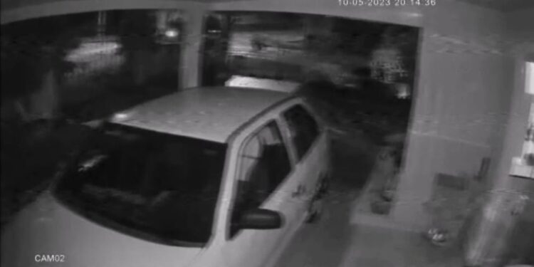 Motociclista morre ao “furar” preferencial em Colombo, veja o vídeo