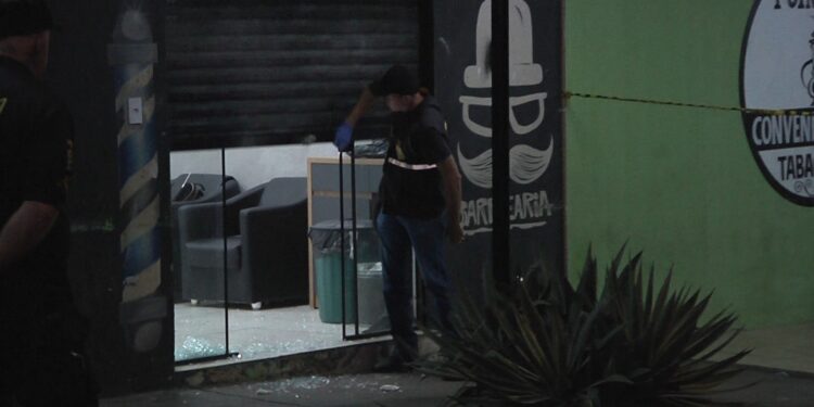 Jovem é assassinado a tiros quando cortava o cabelo