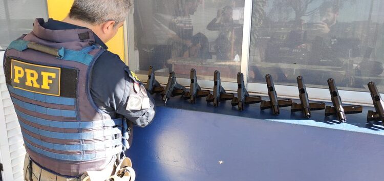 PRF apreende pistolas turcas, munições e carregadores junto a corpo de mulher no Paraná