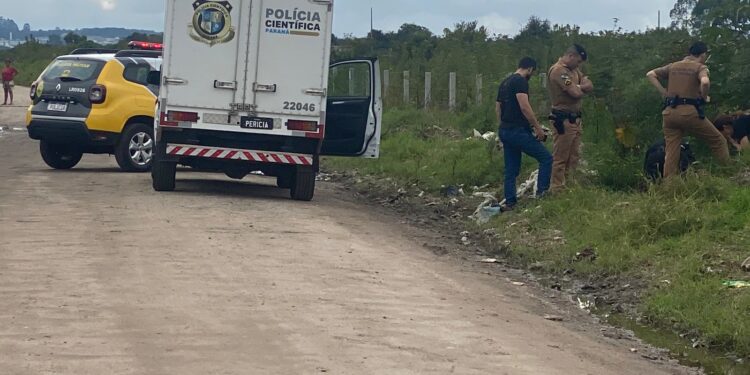 Homem é encontrado morto a tiros em rua deserta de São José dos Pinhais