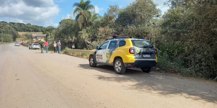 Corpo de homem é encontrado enrolado em coberta amordaçado