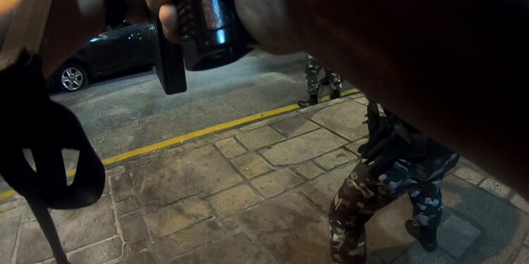 EXCLUSIVO, veja o vídeo do momento da abordagem a criminoso que provocou o caos durante fuga da RONE em Curitiba