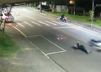 Câmera registra acidente impressionante na região metropolitana de Curitiba, veja o vídeo