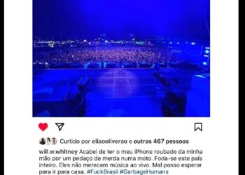 Revoltado por ter celular roubado no Brasil, baterista da cantora Lana Del Rey faz postagem ofendendo brasileiros