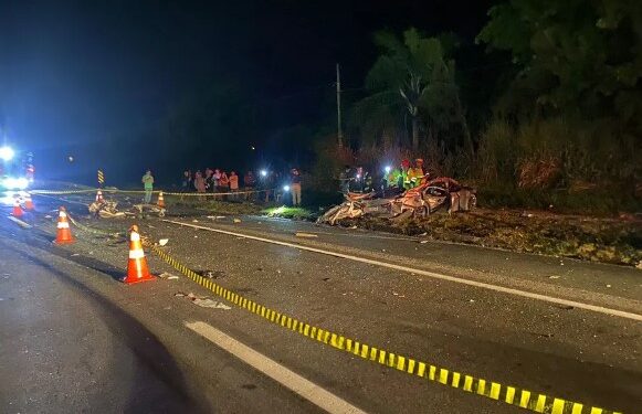 Acidente resulta na morte de cinco pessoas após colisão entre caminhão e carro de passeio