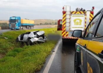 Acidente na BR-376 deixa menina de 10 anos morta e outras três pessoas gravemente feridas