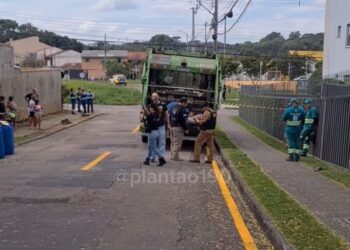 Feto é encontrado em tambor de lixo em Curitiba