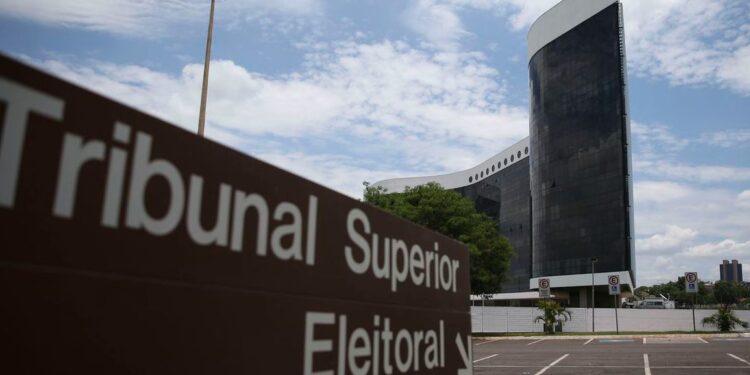 Eleitor: multas com a Justiça Eleitoral podem ser pagas pela internet