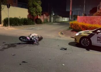Jovem motociclista fica ferido em acidente na RMC