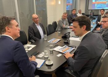 Eduardo Pimentel pede ao governo federal a retirada das linhas férreas de dentro de Curitiba