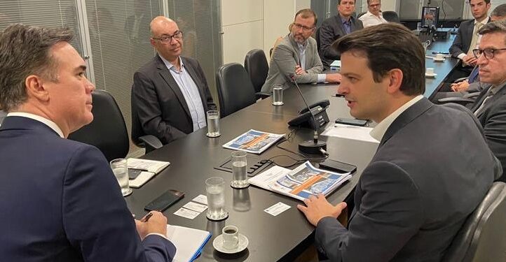 Eduardo Pimentel pede ao governo federal a retirada das linhas férreas de dentro de Curitiba