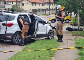 Motorista que se envolveu em acidente que vitimou motoboy em Curitiba é presa após receber alta