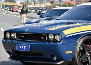 Quase 6,5 mil veículos acima da velocidade foram flagrados durante o feriado do Dia do Trabalhador no Paraná