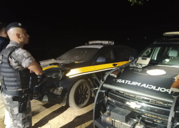 PM e PRF prendem quatro pessoas em operação contra roubos a ônibus de turismo