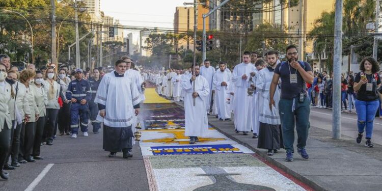 Corpus Christi em Curitiba deve reunir 120 mil pessoas no circuito Catedral-Centro Cívico