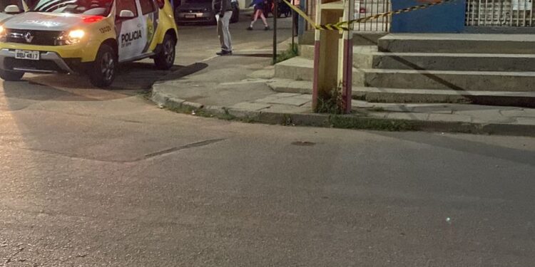 Homem é assassinado a tiros pelo vizinho na RMC