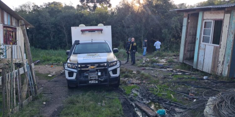 Corpo é encontrado enterrado e coberto com cal no Caximba
