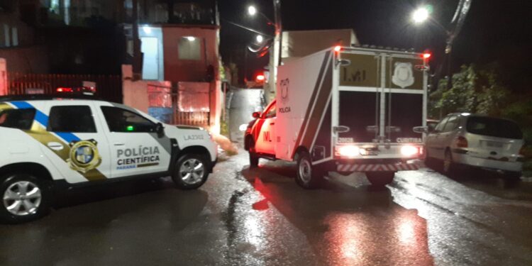 Irmãos são assassinados a tiros em Curitiba