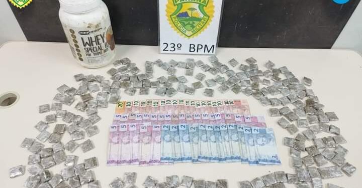 Polícia Militar detém traficante e apreende 240 porções de maconha