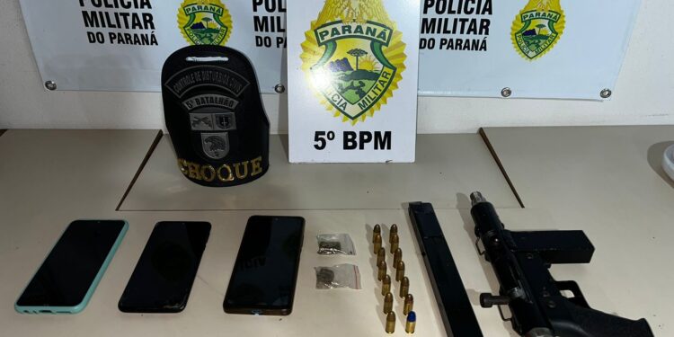 CHOQUE detém trio e apreende metralhadora caseira