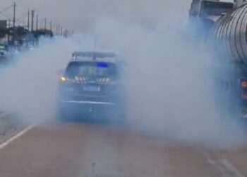 Fugitivos utilizam cortina de fumaça para despistar a PRF em Araucária