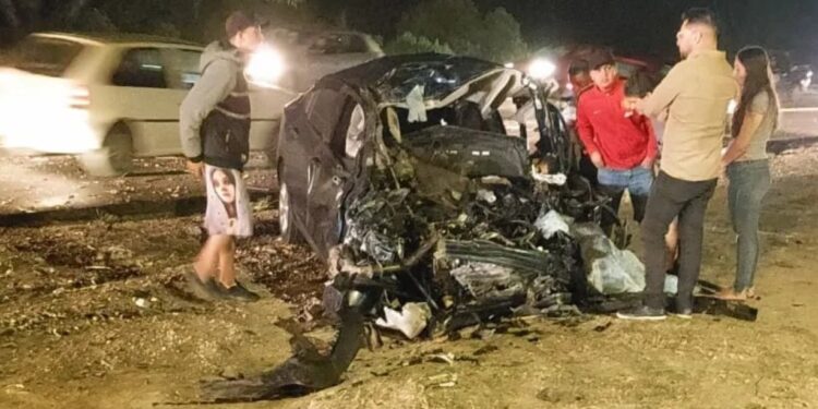 Motorista morre em colisão frontal entre carro e caminhão no Contorno Norte