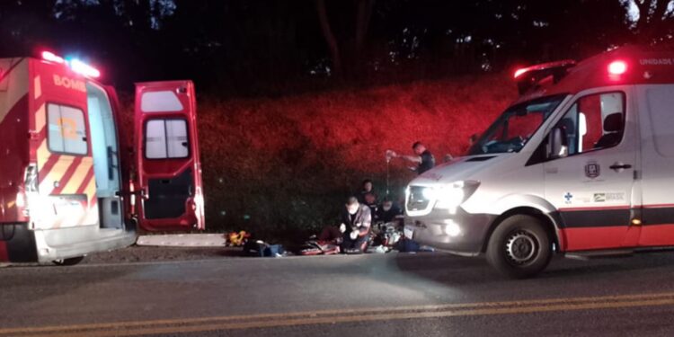 Idoso morre atropelado por carreta na região metropolitana de Curitiba