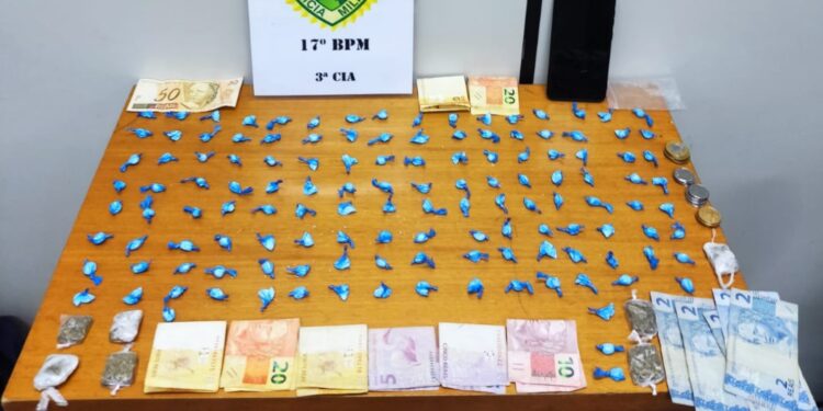 Equipe policial descobre ponto de tráfico de drogas próximo a uma distribuidora de bebidas