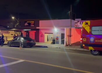 Mulher é executada a tiros dentro de bar na RMC