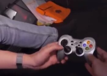 Submarino desaparecido no mergulho aos destroços do Titanic utiliza controle de videogame