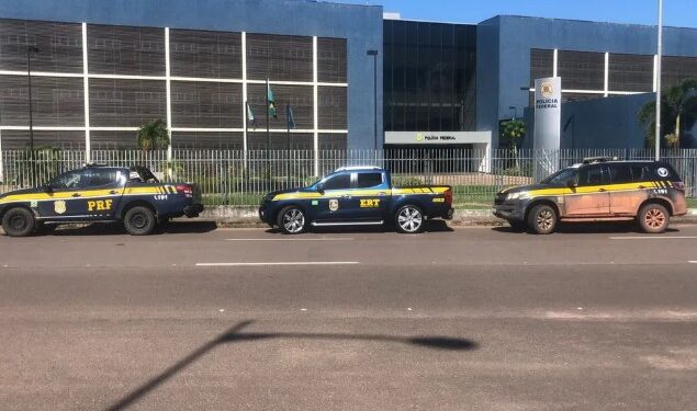 Caminhonete com adesivos semelhantes aos da PRF é apreendida; Veja o vídeo