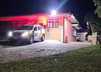 Bebê de um ano e 7 meses morre ao ser esquecido dentro de carro em Curitiba