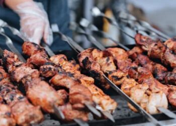 Homem morre engasgado durante churrasco