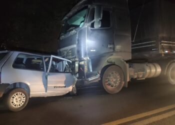 Adolescente fica gravemente ferido em acidente após furto de veículo, no Paraná