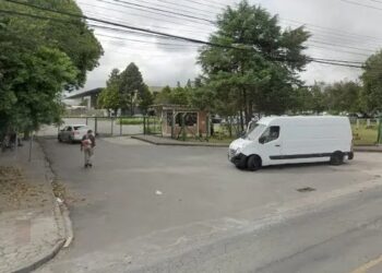 Vazamento de amônia em fábrica de refrigerantes mobiliza Corpo de Bombeiros em São José dos Pinhais