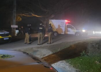 Mulher que saiu para realizar orçamento é encontrada morta a facadas dentro de carro