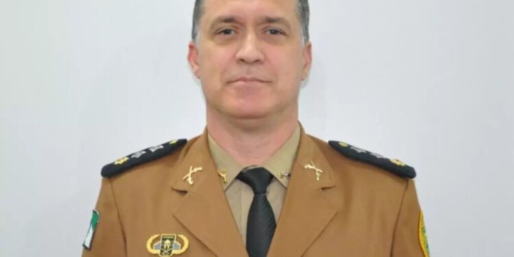 Coronel da PM é transferido de unidade, impedido de trabalhar no mesmo batalhão que o filho