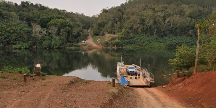 Tragédia no Rio Piquiri: Corpo de homem é encontrado após queda de balsa