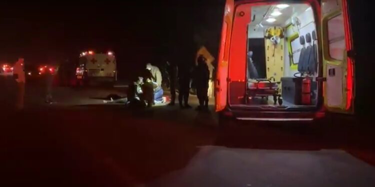 Mulher morre atropelada na Rodovia do Xisto em Araucária; motorista atropelador não foi localizado, veja o vídeo