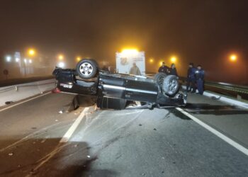 Jovem morre em capotamento de caminhonete na PR-445