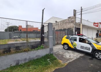 Corpo de homem é encontrado em terreno baldio no bairro Pinheirinho, em Curitiba