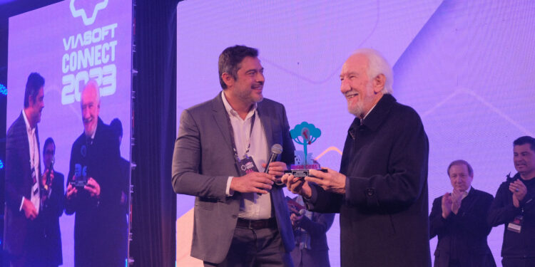 Curitiba é eleita uma das cidades mais inteligentes do mundo e Paraná recebe prêmio de inovação