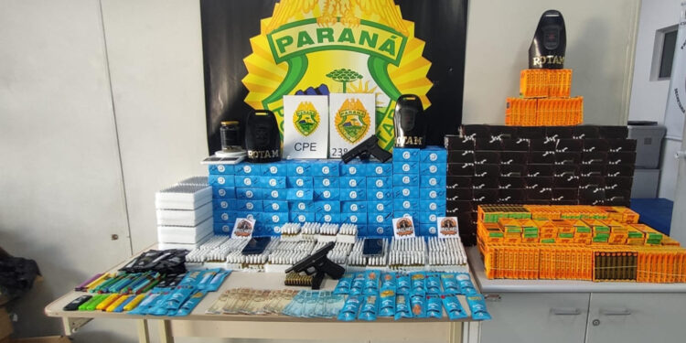 Polícia Militar apreende mais de dois mil produtos com maconha em Curitiba