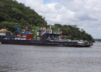 Sem ventania, ferry boat de Guaratuba volta a funcionar normalmente
